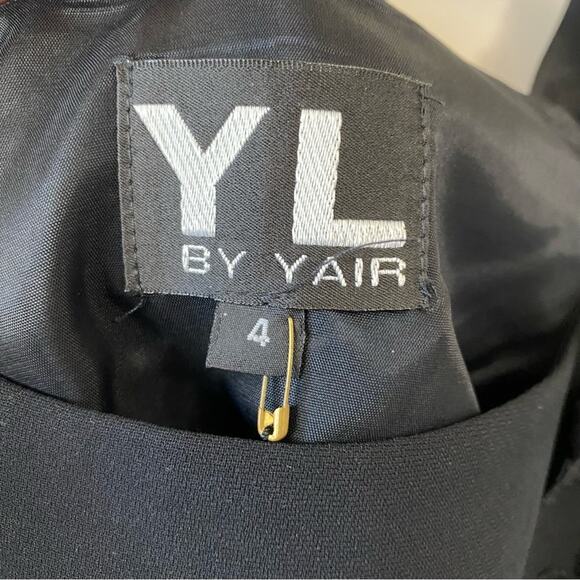 YL by YAIR Top Women’s Size 4 Black Sleeveless Satin Accent 3D Flowers Side Zip - Picture 5 of 7